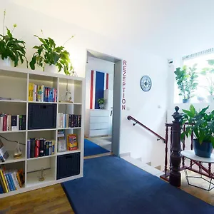 3* Pensión Basement Rotherbaum